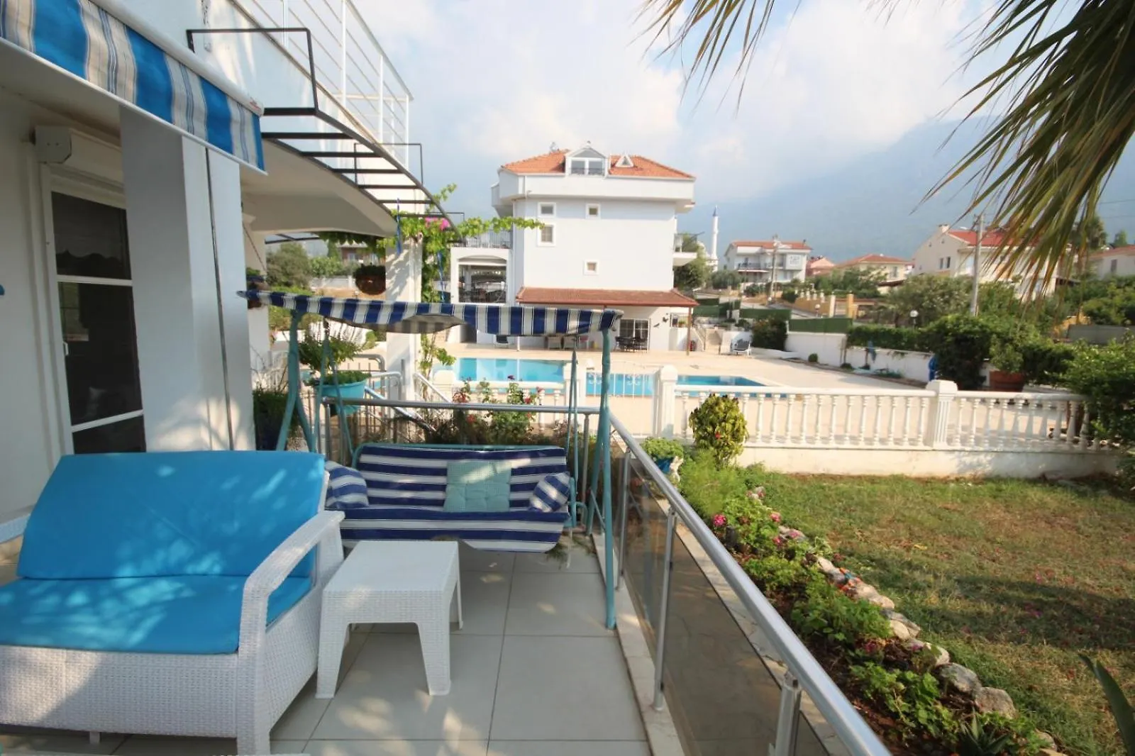 Havuzlu Beyaz Villa Fethiye
