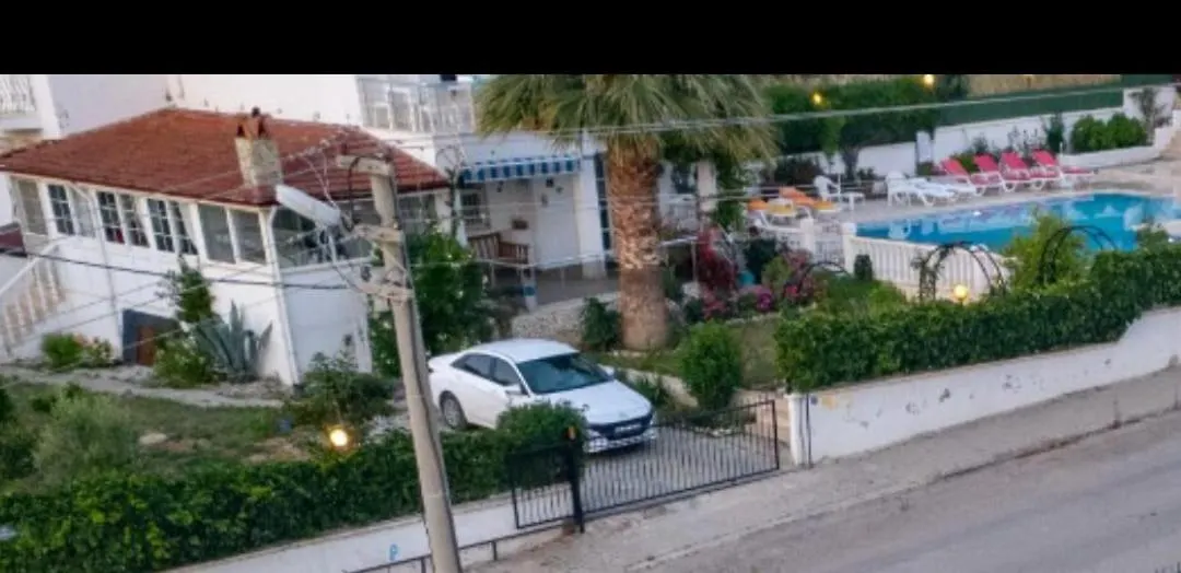 Havuzlu Beyaz Villa Fethiye